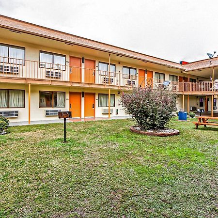 Oyo Hotel Lake Charles Hwy 10 Eksteriør bilde