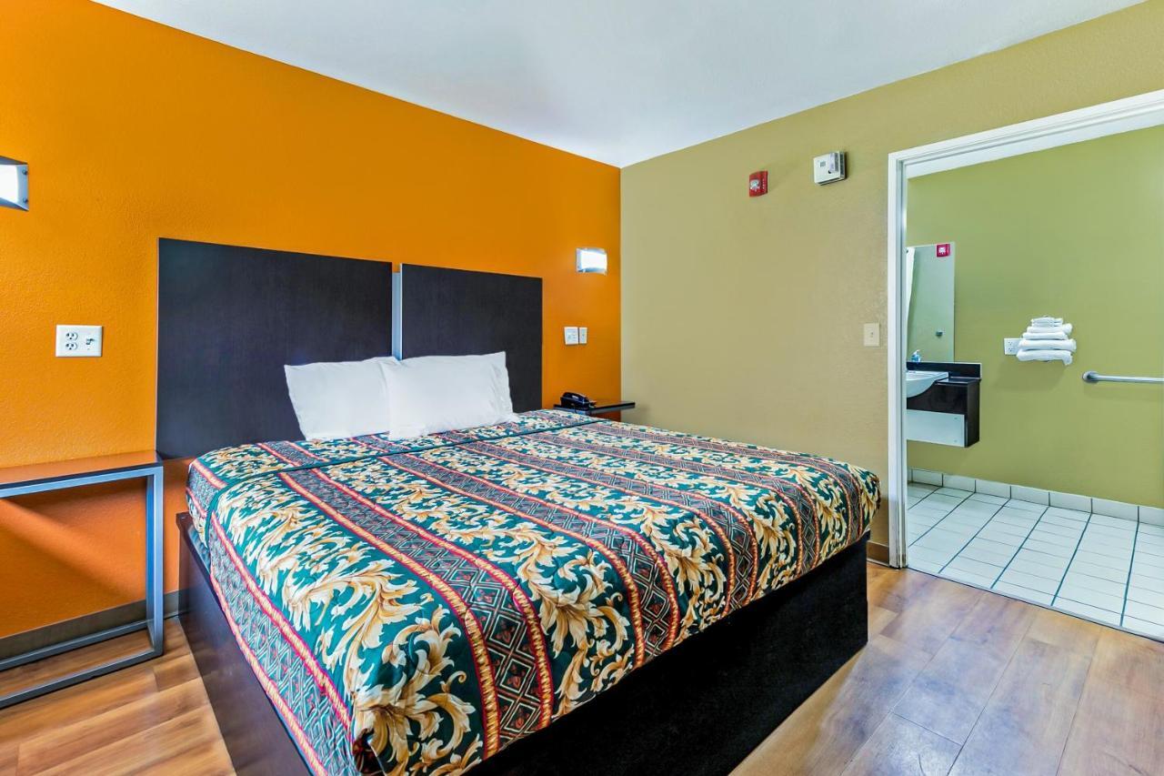 Oyo Hotel Lake Charles Hwy 10 Eksteriør bilde