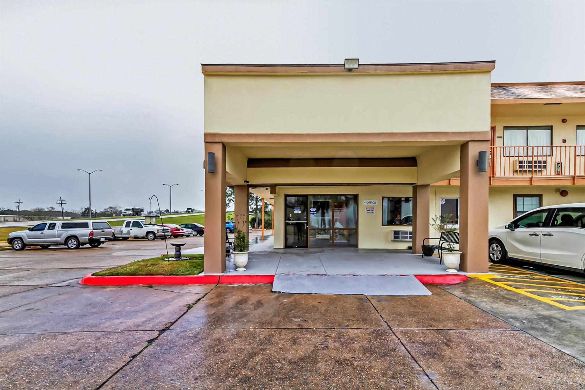 Oyo Hotel Lake Charles Hwy 10 Eksteriør bilde