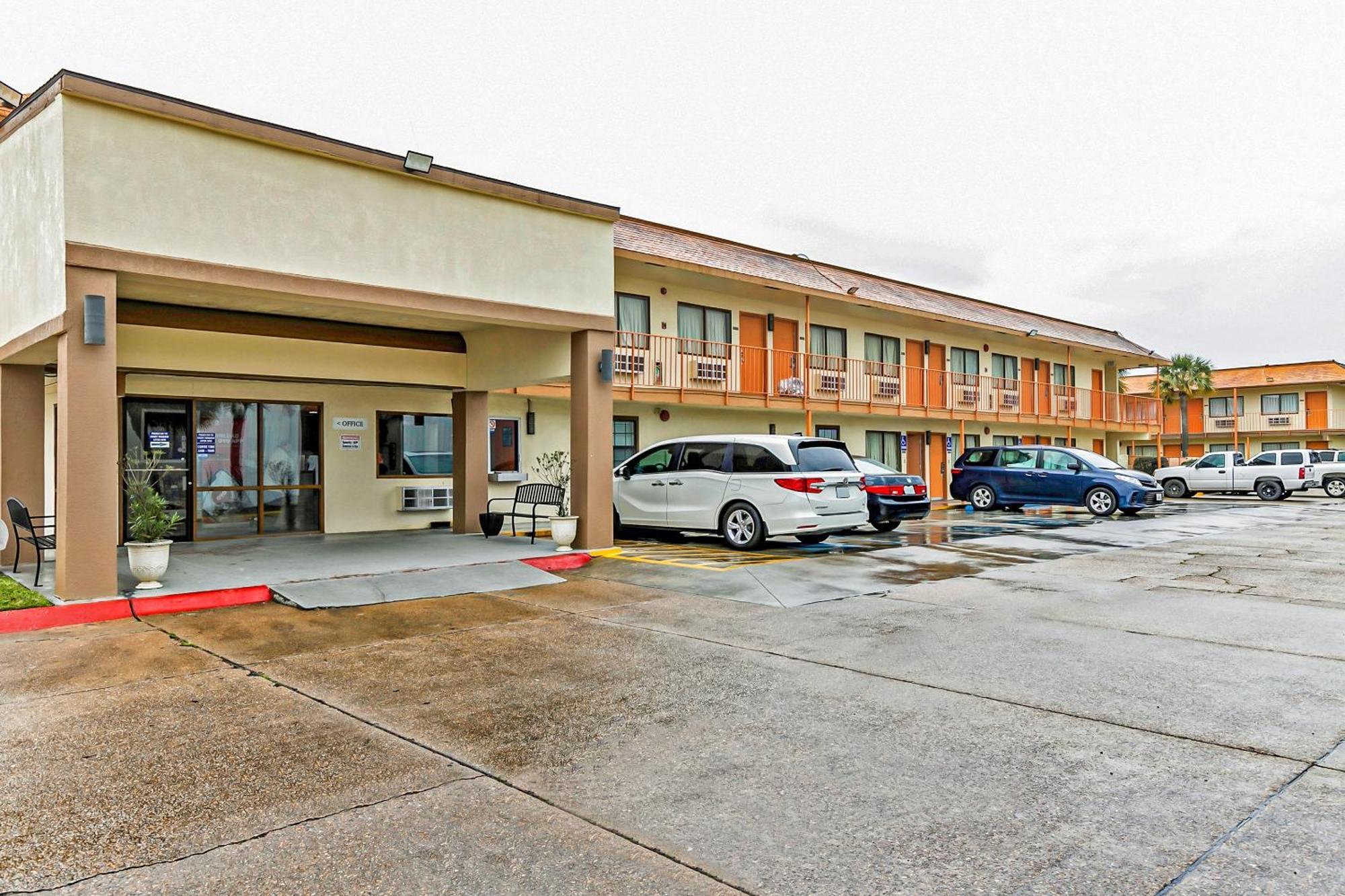 Oyo Hotel Lake Charles Hwy 10 Eksteriør bilde