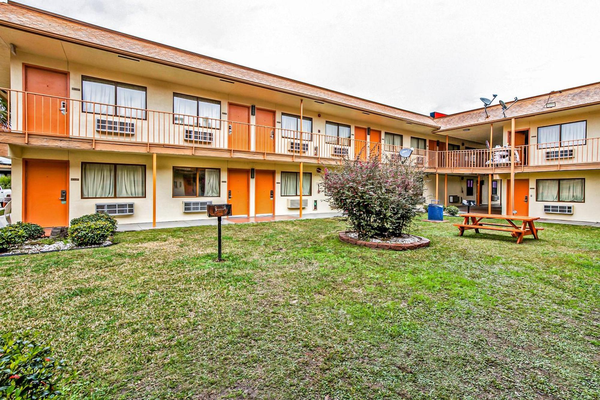 Oyo Hotel Lake Charles Hwy 10 Eksteriør bilde