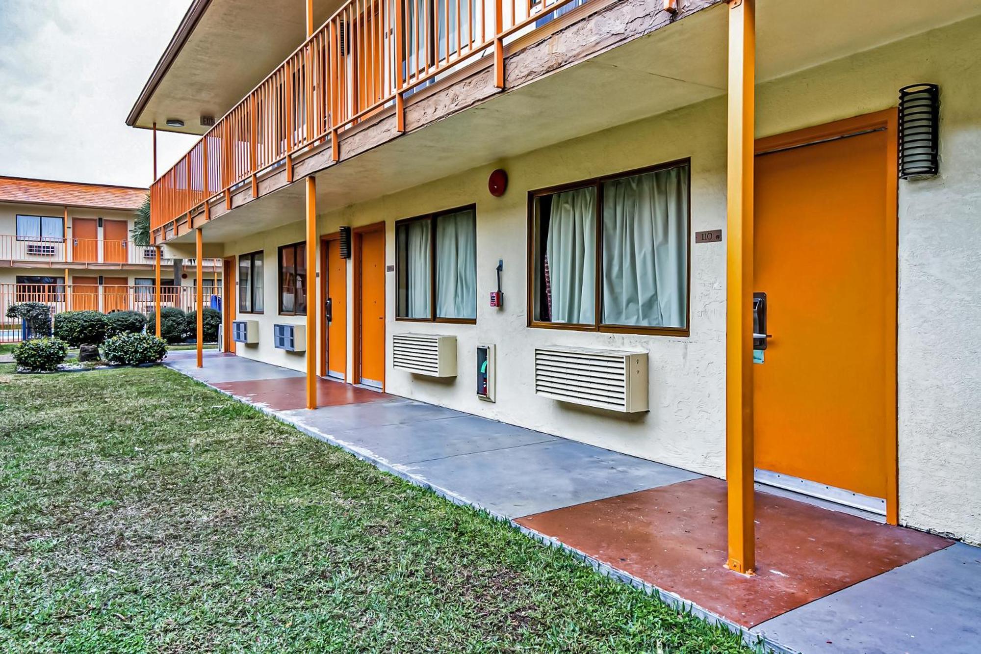 Oyo Hotel Lake Charles Hwy 10 Eksteriør bilde