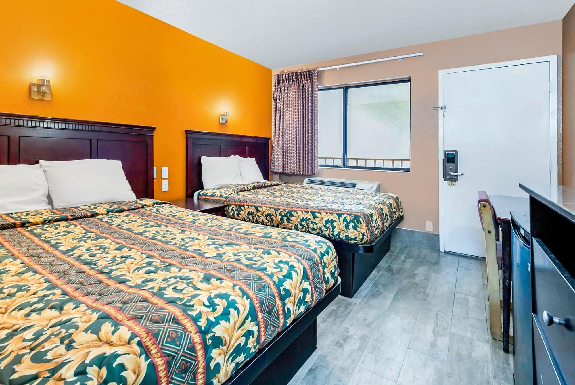 Oyo Hotel Lake Charles Hwy 10 Eksteriør bilde